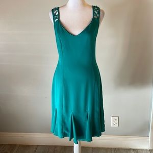 [Le Lis Blanc] Green Lattice Sleeve Dress - Size 40/Large